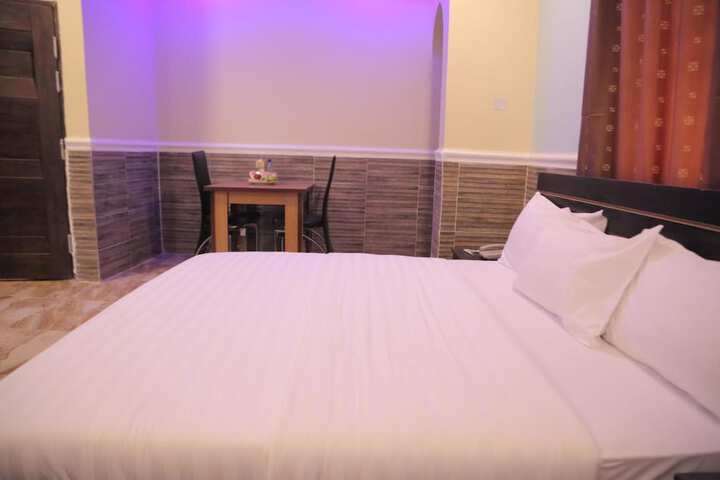Room 15 of 39