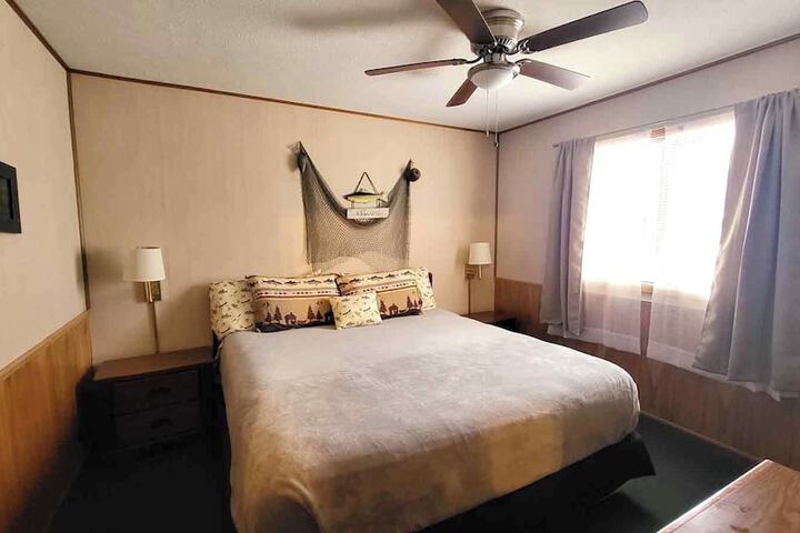 Room 12 of 82
