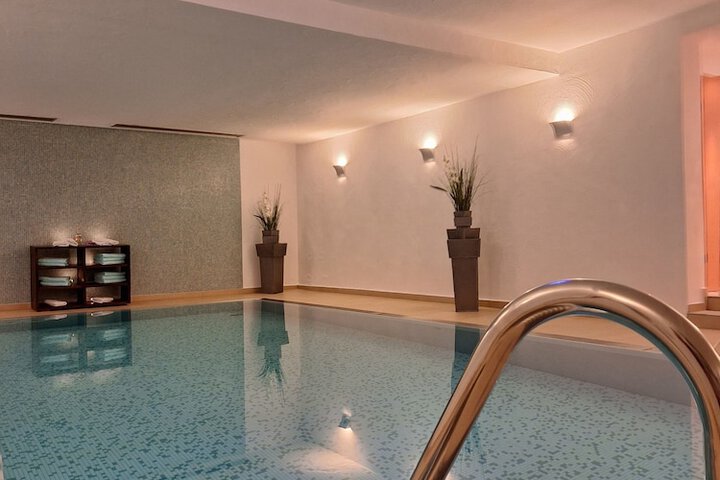Pool 57 of 90