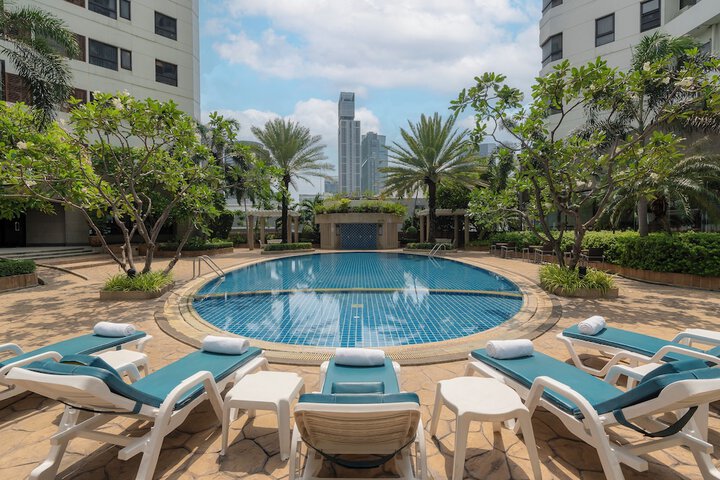 Pool 42 of 60