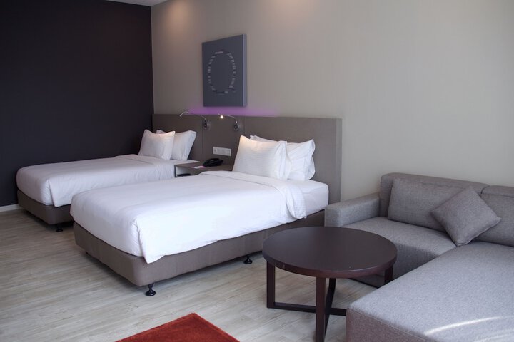 Room 30 of 86