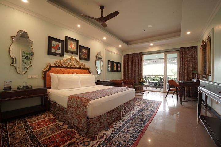 Room 15 of 32
