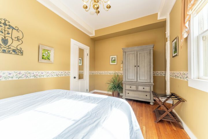 Room 43 of 268