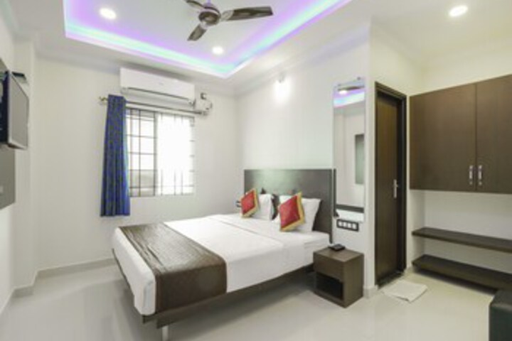 Room 11 of 21