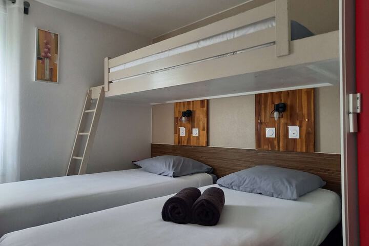 Room 40 of 80