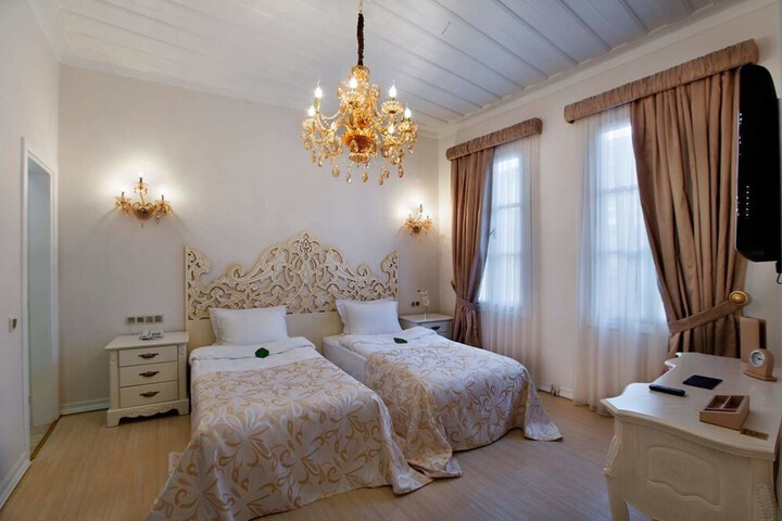 Room 8 of 21