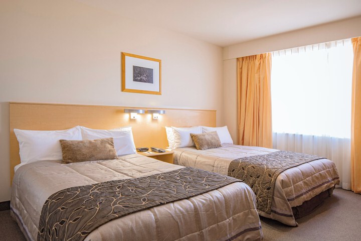 Room 10 of 36