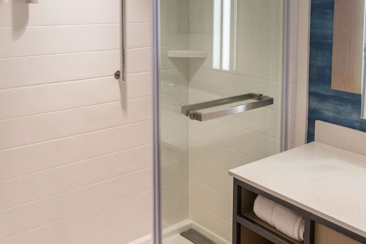 Bathroom shower