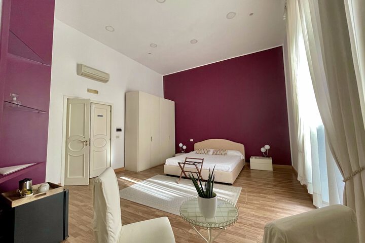 Room 11 of 18