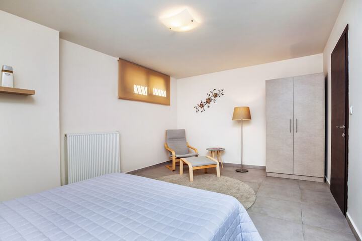 Room 12 of 72