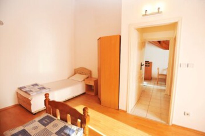 Room 16 of 21