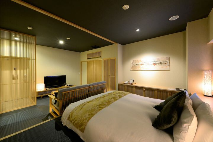 Room 12 of 93
