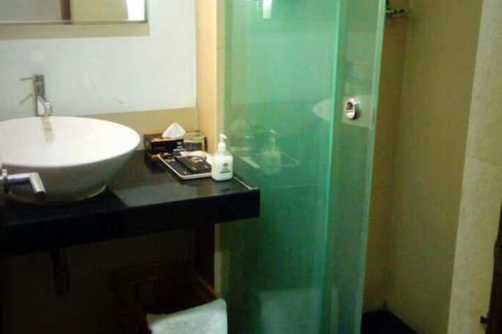Room 21 of 31