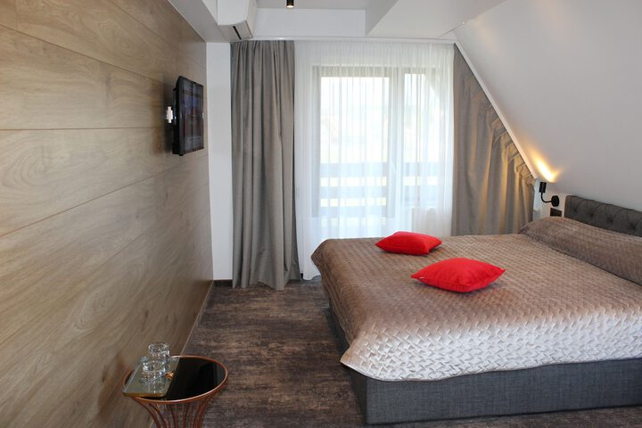 Room 5 of 46