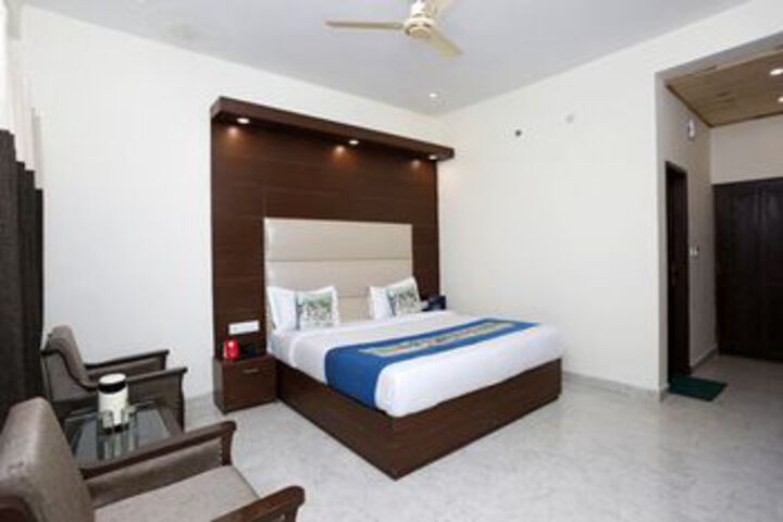 Room 9 of 23