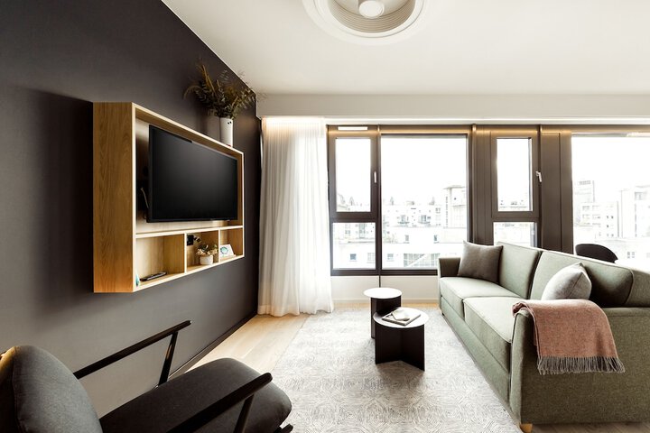 Room 28 of 85