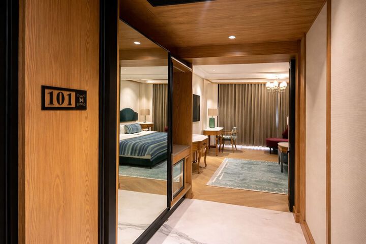Room 18 of 40