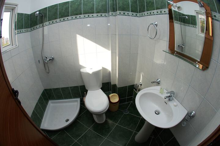 Room 43 of 66