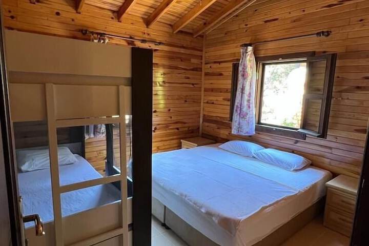 Room 15 of 48