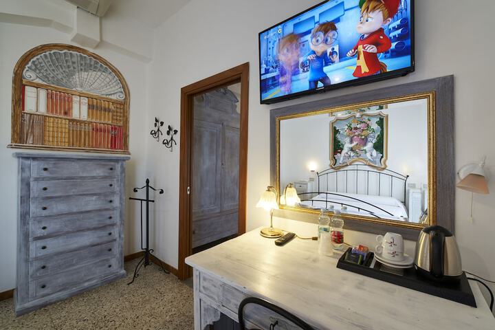 Room 34 of 123