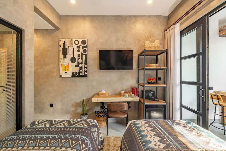 Room 26 of 86