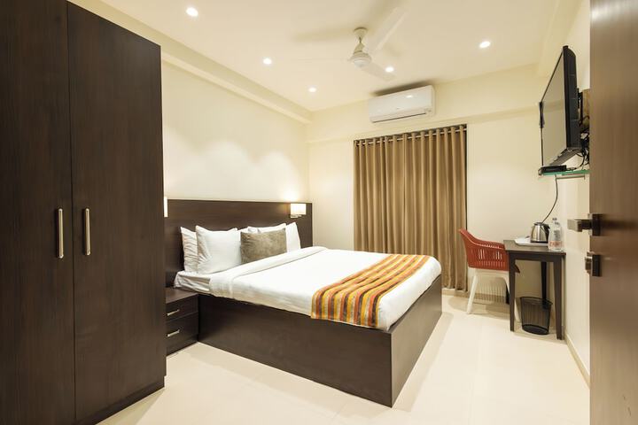 Room 3 of 7