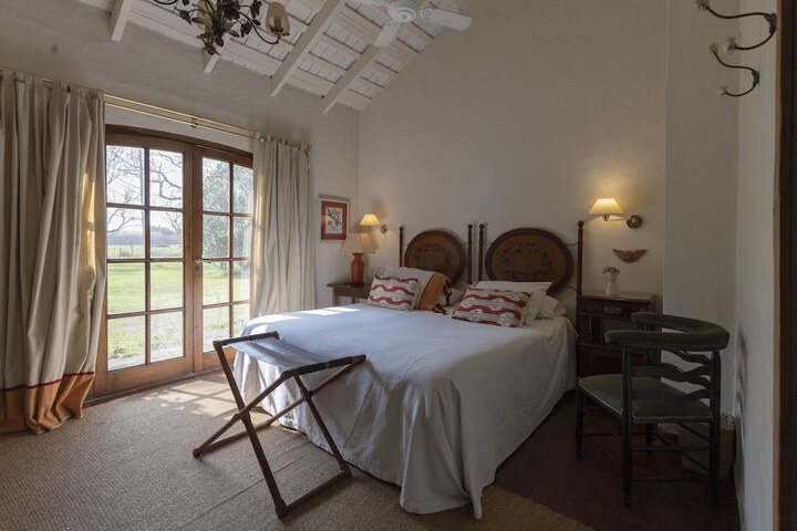 Room 11 of 48