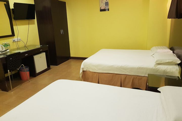 Room 10 of 40