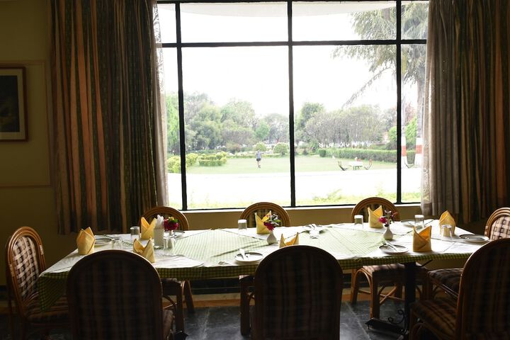 Dining 52 of 66