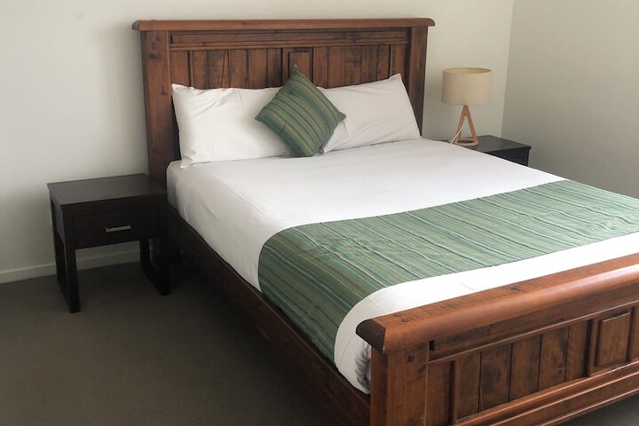 Room 9 of 175