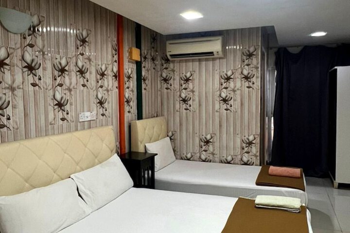 Room 6 of 24