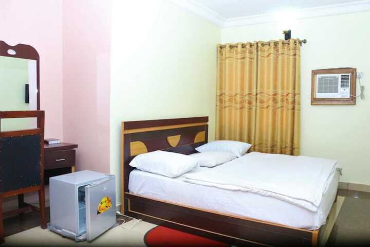 Room 18 of 26