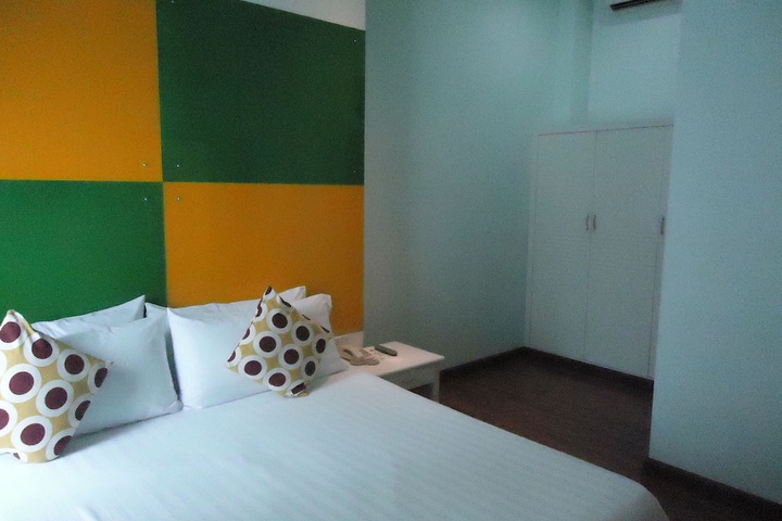 Room 13 of 64