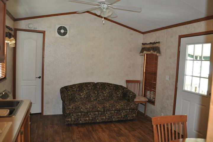Room 7 of 18