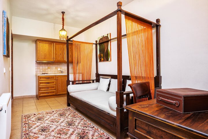 Room 21 of 182