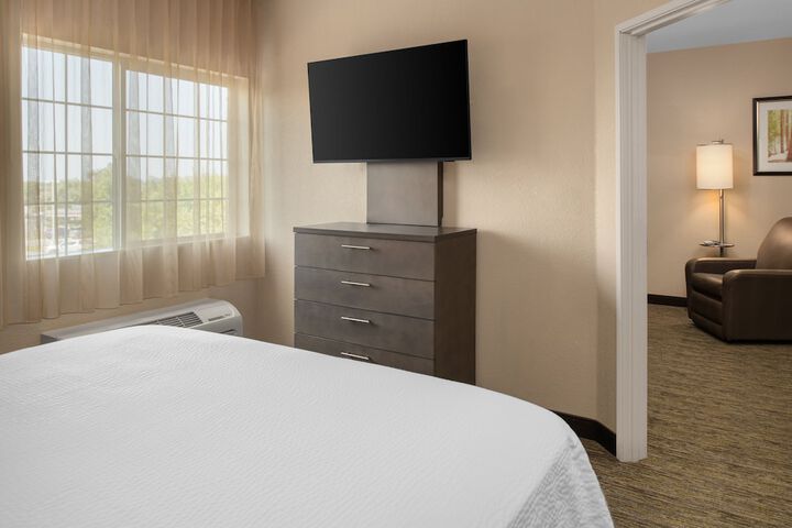 Studio King Size Bed (12 of 13)