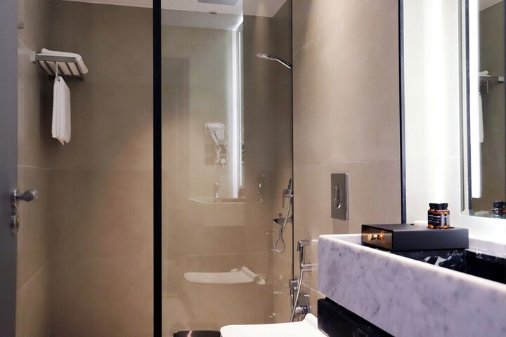 Room 15 of 17