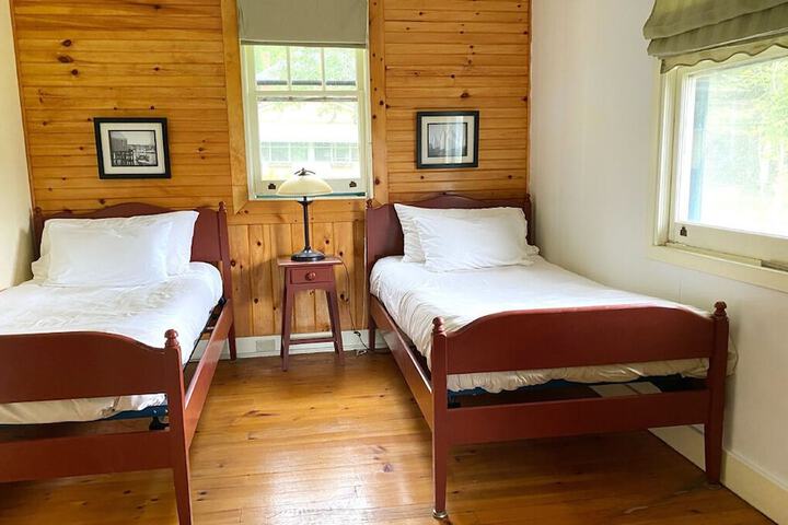 Room 8 of 17