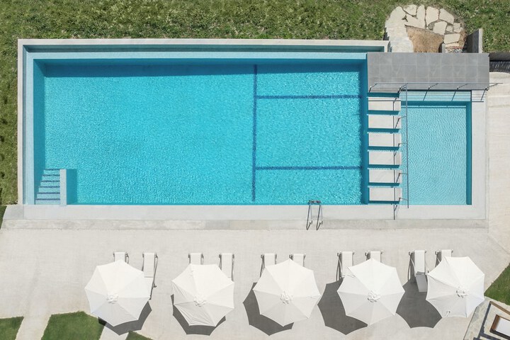 Pool 21 of 27