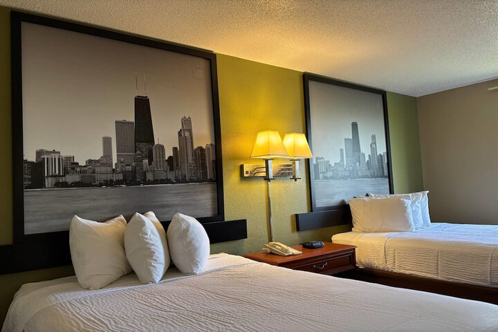 Room 10 of 26