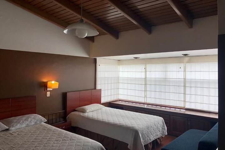 Room 27 of 102
