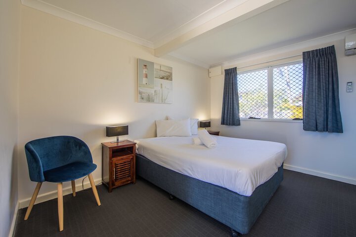 Room 3 of 32