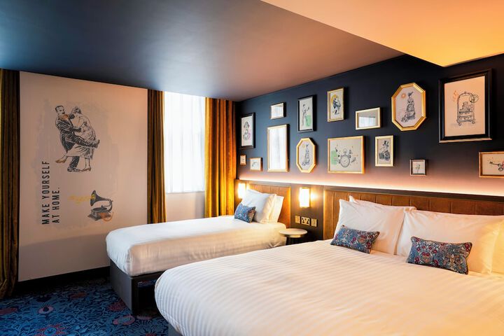 Room 6 of 27