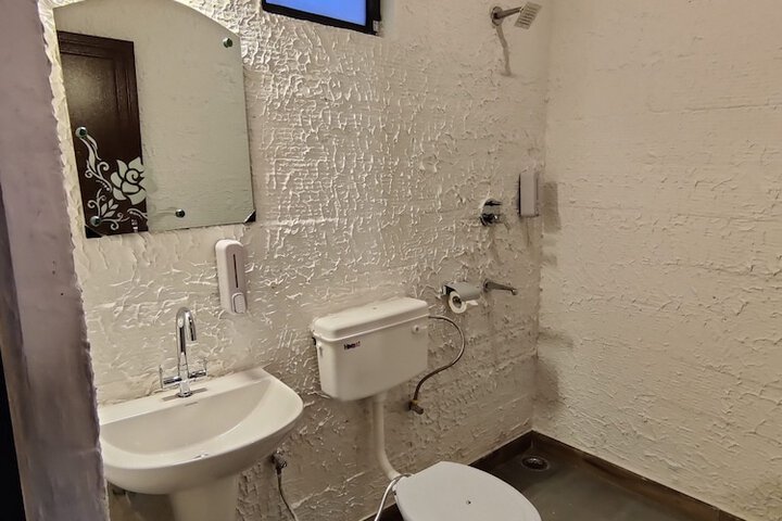 Room 5 of 7