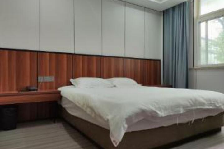 Room 12 of 12
