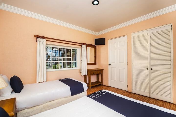 Room 15 of 36