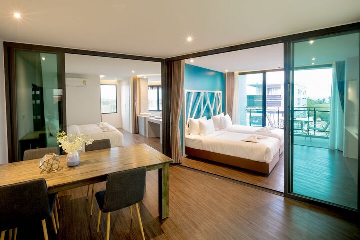 Room 9 of 28