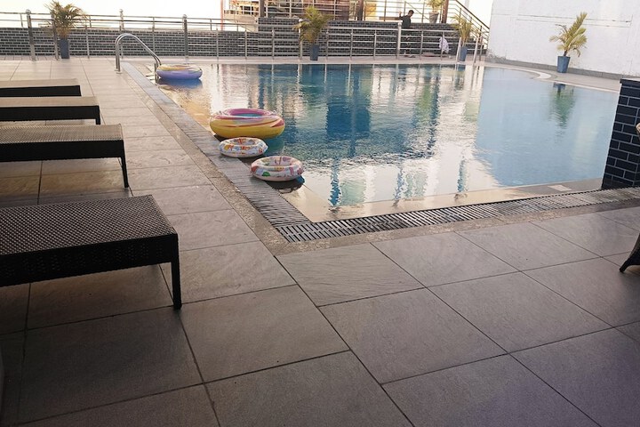 Pool 20 of 37
