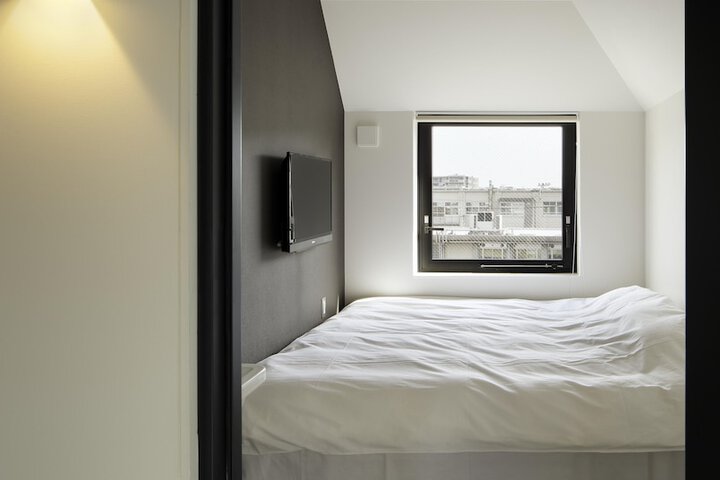 Room 5 of 42
