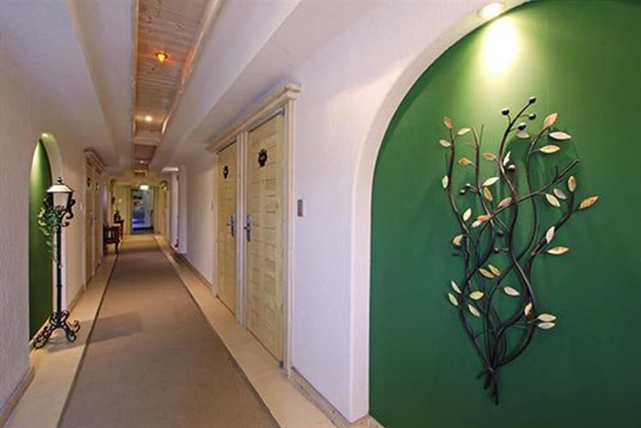 Ballroom/Hall 96 of 111